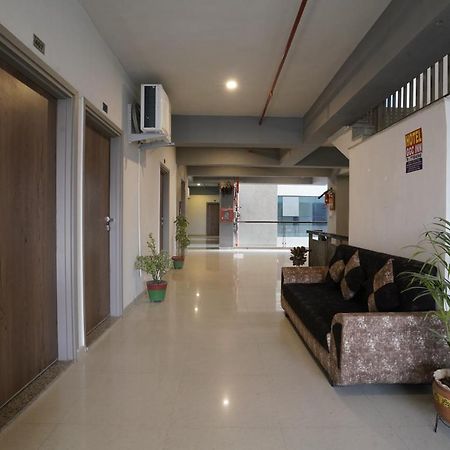 Hotel Ggc Inn 阿穆达巴 外观 照片