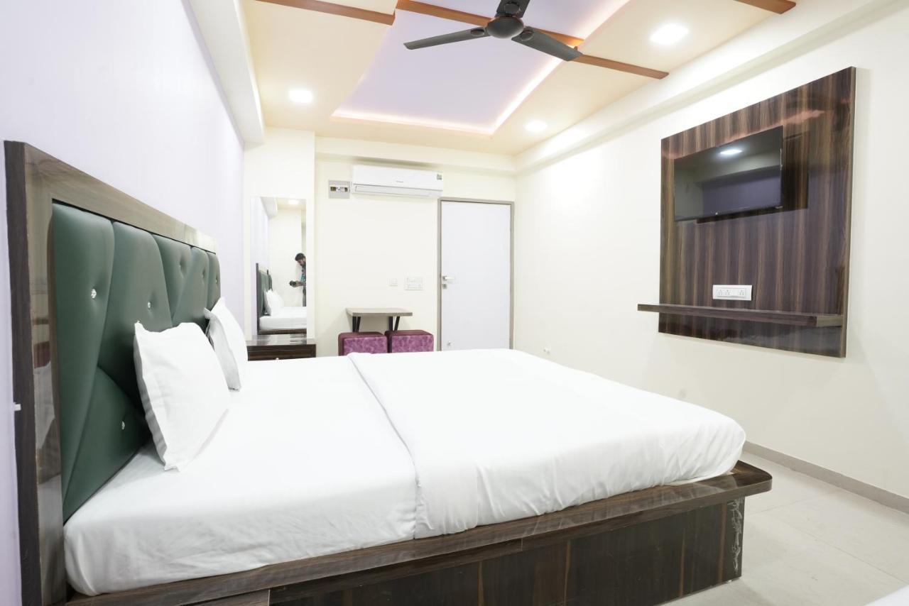 Hotel Ggc Inn 阿穆达巴 外观 照片